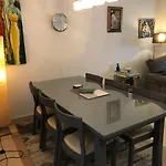 2 Bed - Sleeps 4 - Pool Patio Garden *