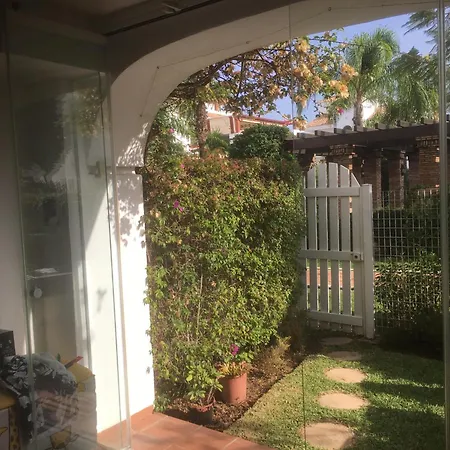 2 Bed - Sleeps 4 - Pool Patio Garden Marbella