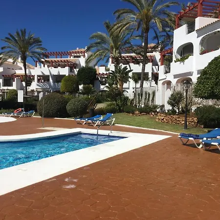 Appartement 2 Bed - Sleeps 4 - Pool Patio Garden *