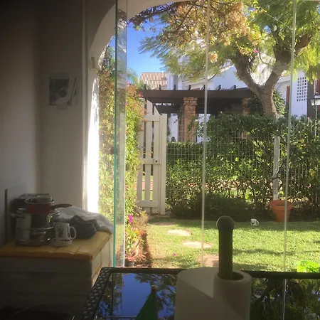 2 Bed - Sleeps 4 - Pool Patio Garden Apartman Marbella