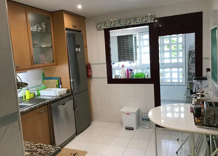 Apartment 2 Bed - Sleeps 4 - Pool Patio Garden Marbella