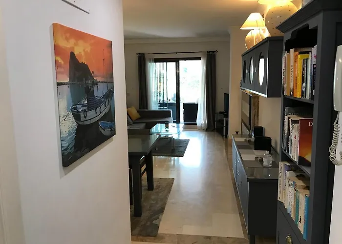 Διαμέρισμα 2 Bed - Sleeps 4 - Pool Patio Garden Μαρμπέλλα