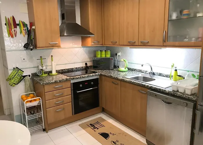2 Bed - Sleeps 4 - Pool Patio Garden * Marbella