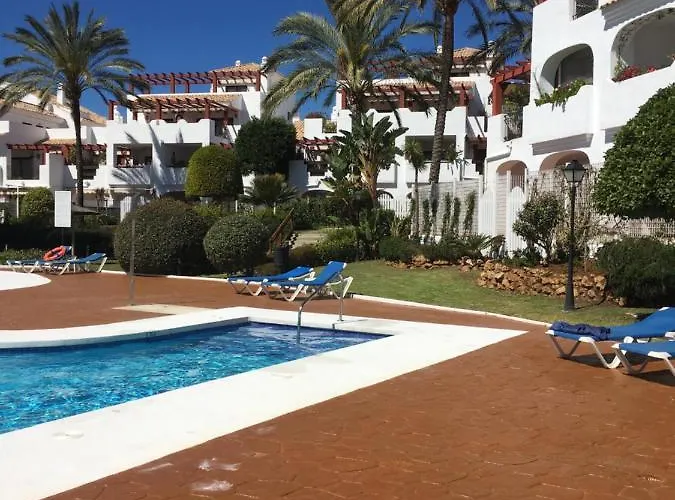Διαμέρισμα 2 Bed - Sleeps 4 - Pool Patio Garden *