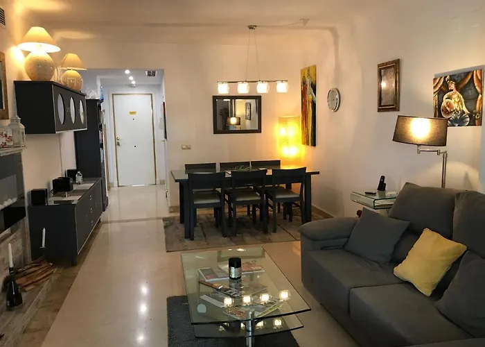 2 Bed - Sleeps 4 - Pool Patio Garden Διαμέρισμα *