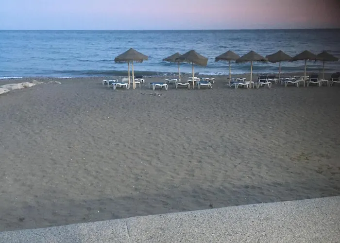 2 Bed - Sleeps 4 - Pool Patio Garden Διαμέρισμα